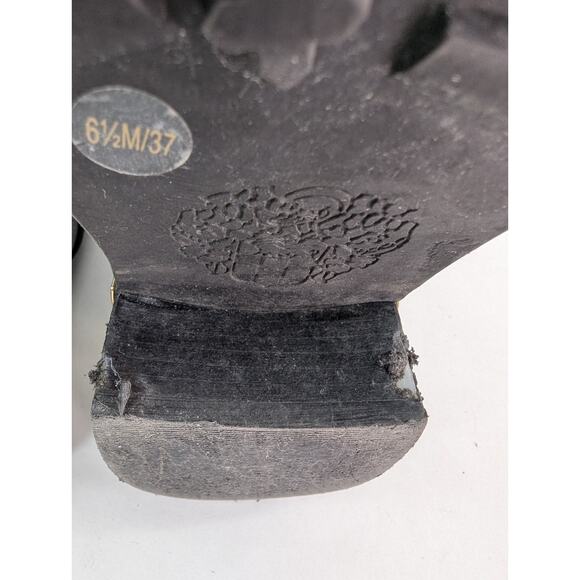 Vince Camuto Wethima Black Leather Strappy Metal Boot Size 6.5 251063 - Picture 12 of 12